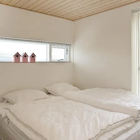 8 Person In Brovst-by Traum * Brovst